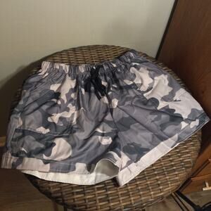 NWT SUCREFAS Womens Gray Camo Swim Trunks Medium Elastic Tie Waist 4" Inseam
